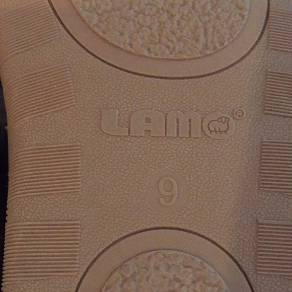 Lamo suede moccasins (sz 9 men) - Picture 5 of 10